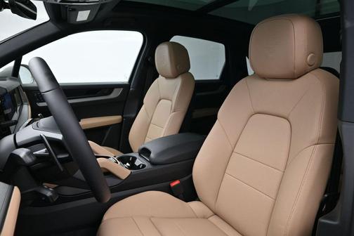 Chalk 2026 Porsche Cayenne Base