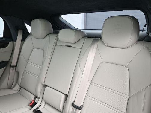 2022 Porsche Cayenne Turbo S