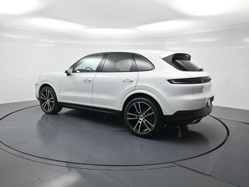 2025 Porsche Cayenne Base