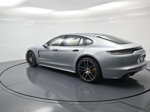 2023 Porsche Panamera Turbo S