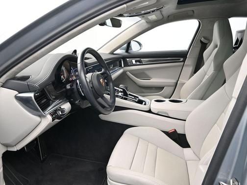 2023 Porsche Panamera Turbo S