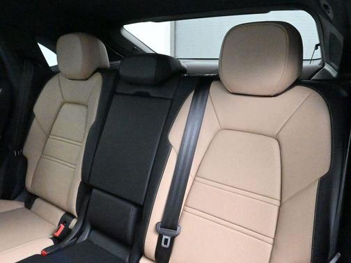 2025 Porsche Cayenne AWD