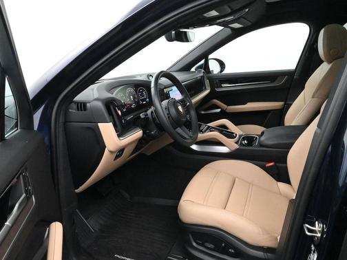 2025 Porsche Cayenne AWD
