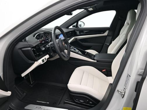 2026 Porsche Panamera Base