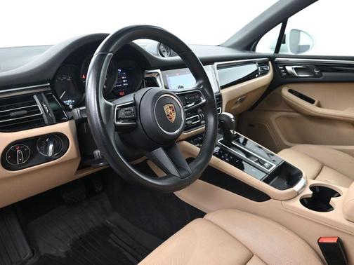 2023 Porsche Macan 