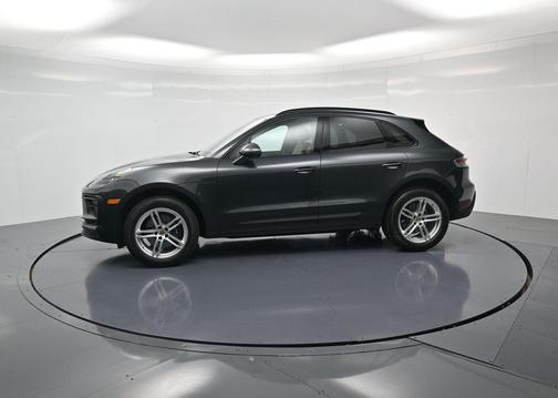 Volcano Grey Metallic 2026 Porsche Macan