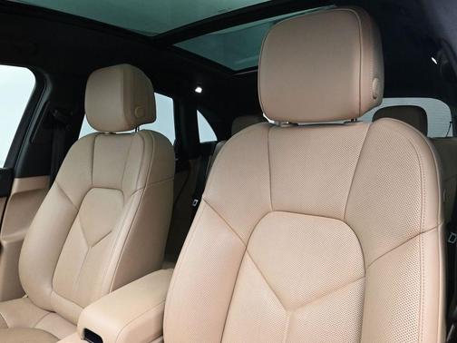 2020 Porsche Macan Base