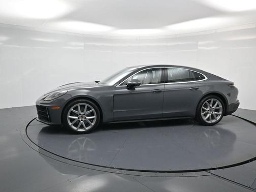 2026 Porsche Panamera 4
