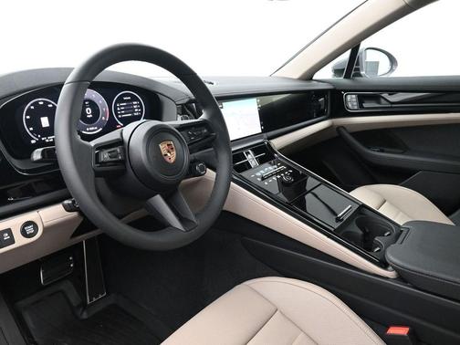 2025 Porsche Panamera Base
