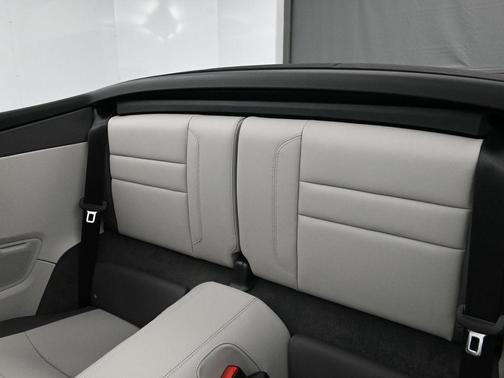 2025 Porsche 911 Carrera