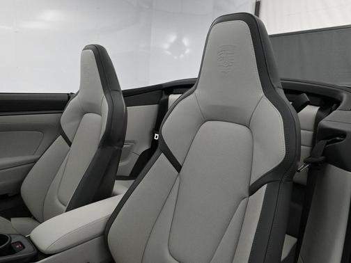 2025 Porsche 911 Carrera