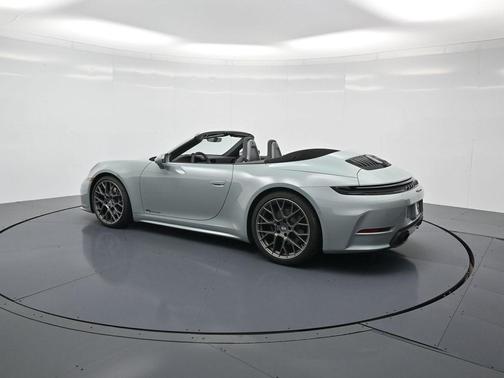 2025 Porsche 911 Carrera