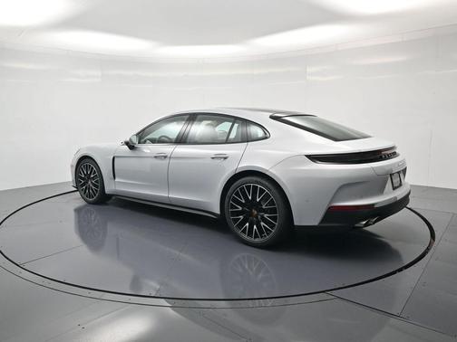 Ice 2026 Porsche Panamera 4