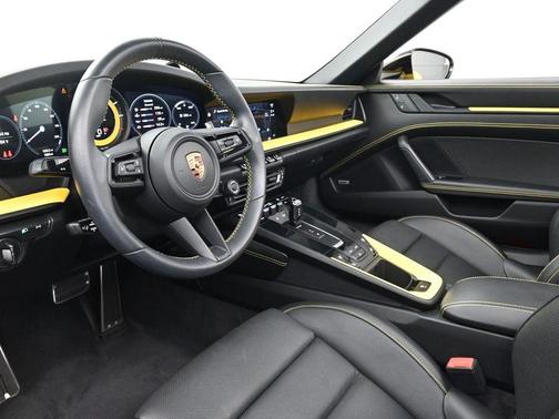 2022 Porsche 911 Carrera GTS