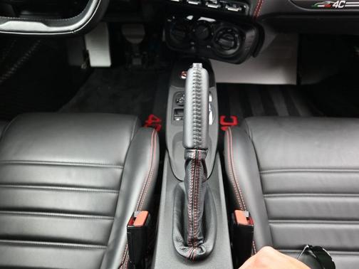 2017 Alfa Romeo 4C Base