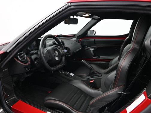 2017 Alfa Romeo 4C Base