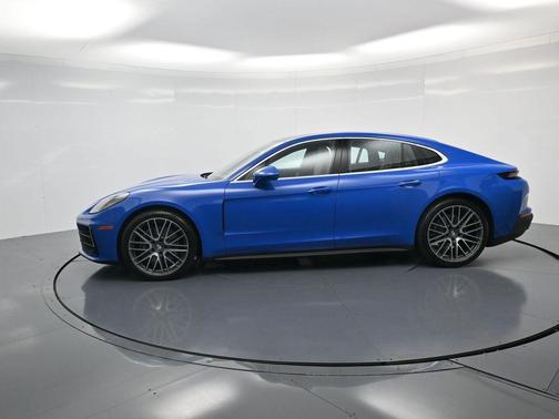 2024 Porsche Panamera 4