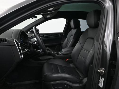2023 Porsche Cayenne GTS