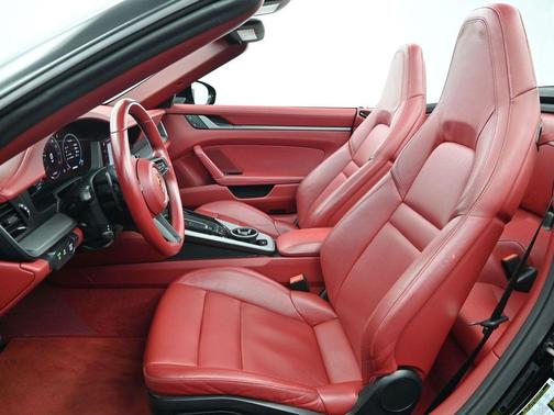 2025 Porsche 911 Carrera