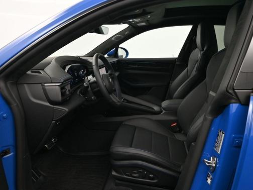 2026 Porsche Macan Turbo