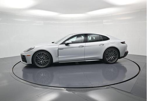 Ice 2026 Porsche Panamera 4