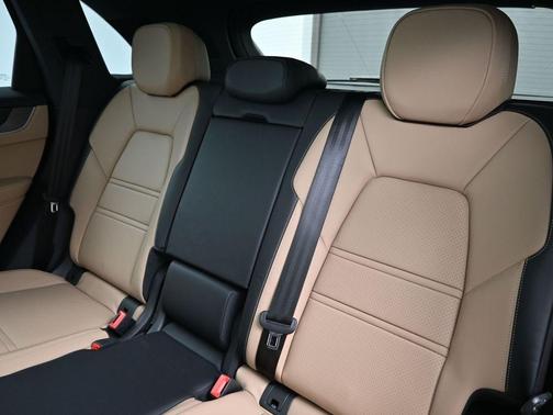 2025 Porsche Cayenne Base