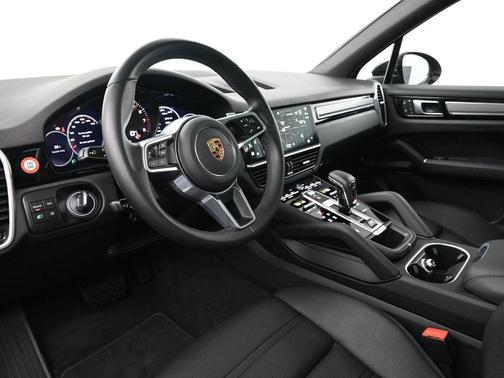 2023 Porsche Cayenne Platinum Edition