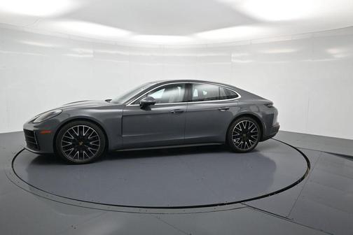 2025 Porsche Panamera 4