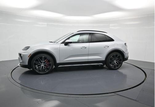 2025 Porsche Macan 4S