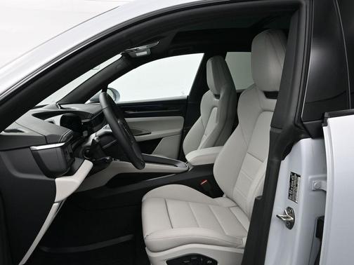 2025 Porsche Macan 4S