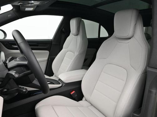 Green 2026 Porsche Macan 4