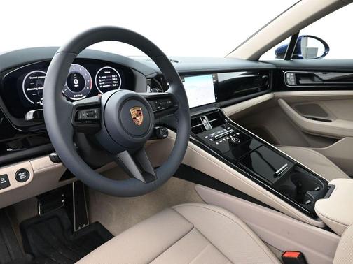 2025 Porsche Panamera 4