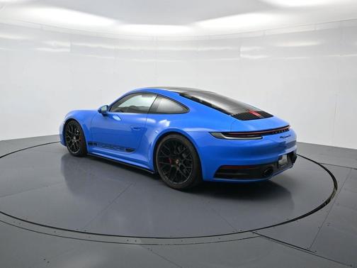 2024 Porsche 911 Carrera 4 GTS