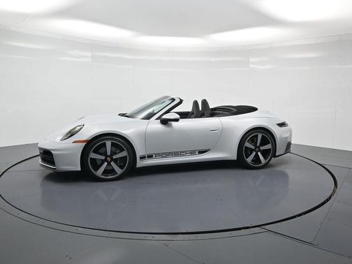 2025 Porsche 911 Carrera