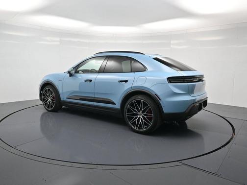 2025 Porsche Macan 4S