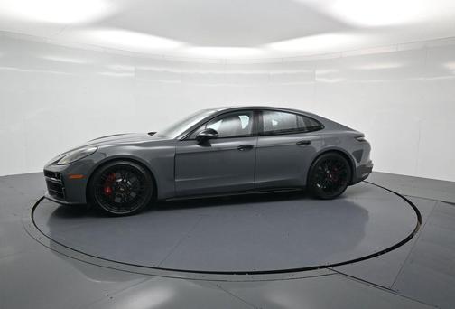 2026 Porsche Panamera GTS