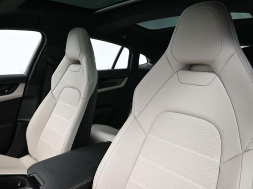 2026 Porsche Panamera Turbo