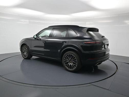 2022 Porsche Cayenne 