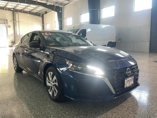 Deep Blue Pearl 2024 Nissan Altima S FWD