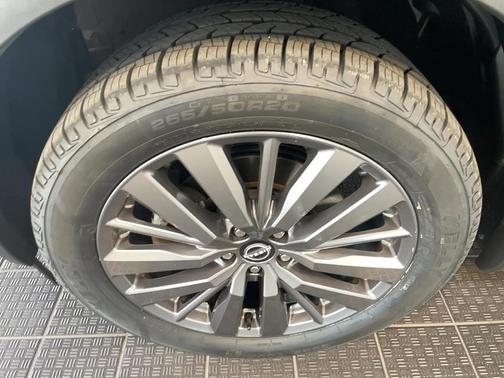 2023 Nissan Pathfinder SL 4WD