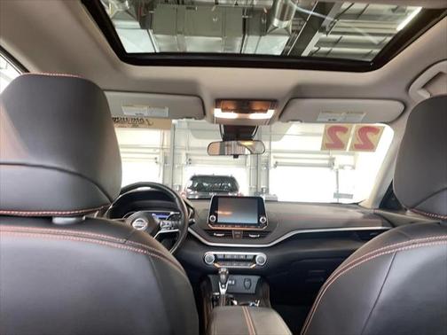 2022 Nissan Altima SR FWD