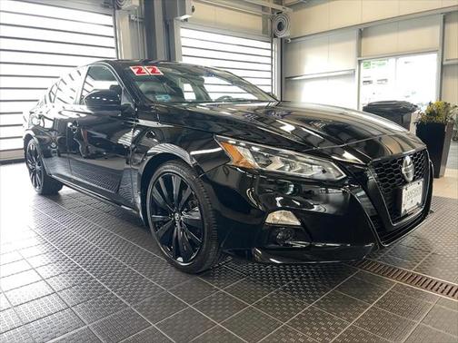 2022 Nissan Altima SR FWD