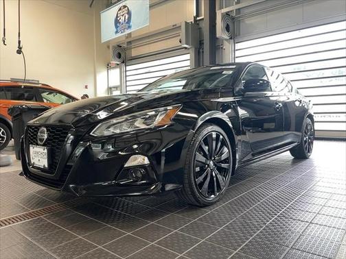 2022 Nissan Altima SR FWD