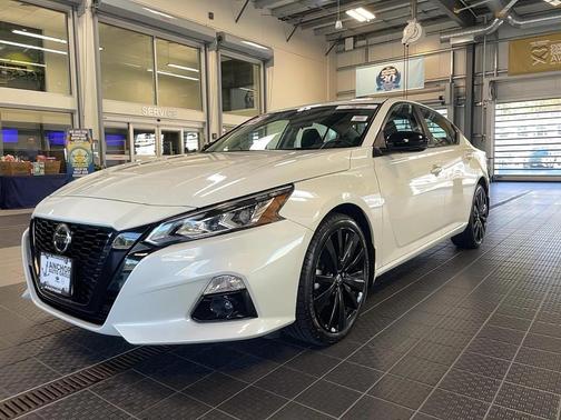 2022 Nissan Altima SR Intelligent AWD