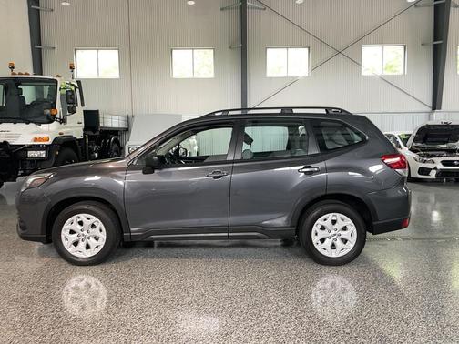Magnetite Gray 2024 Subaru Forester Base