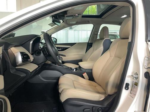Crystal White Pearl 2025 Subaru Legacy Limited