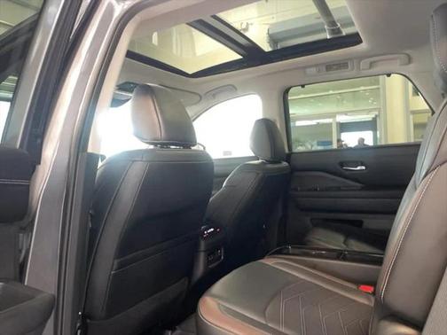 2022 Nissan Pathfinder Platinum 4WD
