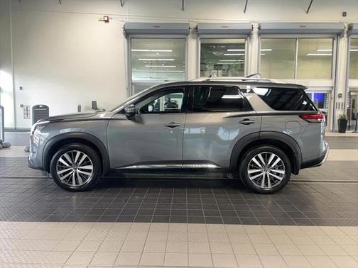 2022 Nissan Pathfinder Platinum 4WD