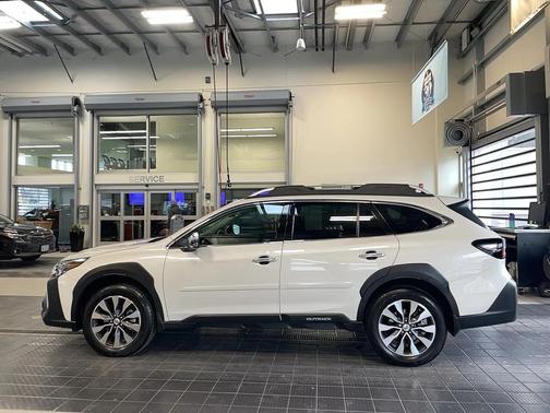 2025 Subaru Outback Touring XT