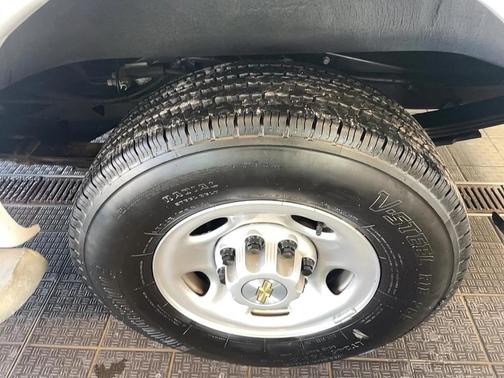 2024 Chevrolet Express 2500 RWD 2500 Regular Wheelbase WT